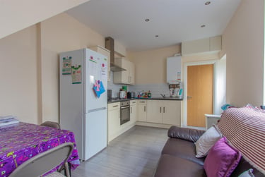 3 bed house, Mackintosh Place, Cathays, Cardiff, CF244RP - Image 1